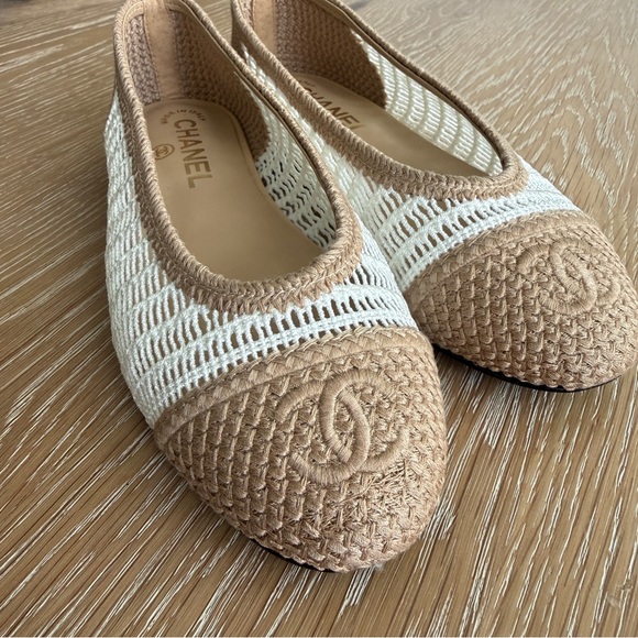 CHANEL Beige and White Crochet Logo Ballet Flats - Picture 2 of 8